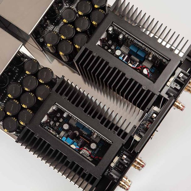 electrocompaniet-AW800M-mono_poweramp-high-end-munich-inside.jpg