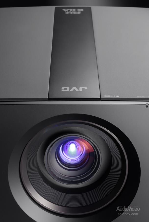 JVC_DLA-NZ7_14.jpg