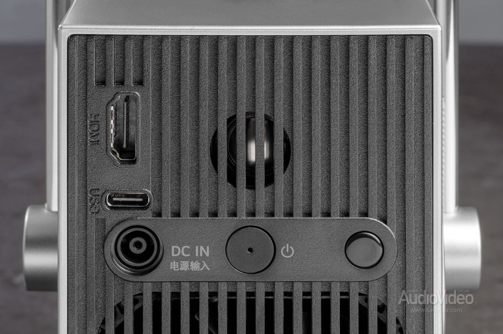 LG_CineBeam_Q_HU710PB_881.jpg
