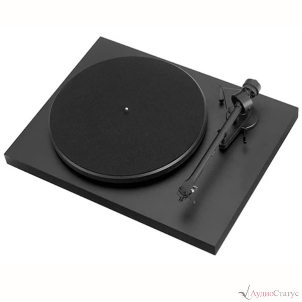 Pro-Ject Debut III DC OM5e Gloss Black